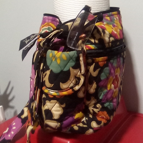 Beautiful Pattern Vera Bradley Shoulder Bag Retired Print - Picture 13 of 13